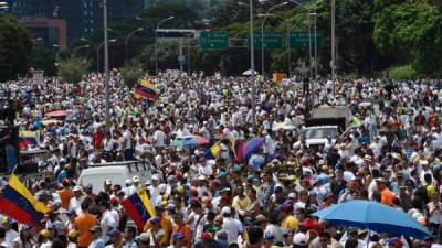 Miles de personas salieron a las calles a pedir la salida de Maduro.