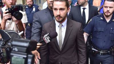 El actor Shia LaBeouf no dio declaraciones a los medios de comunicación.