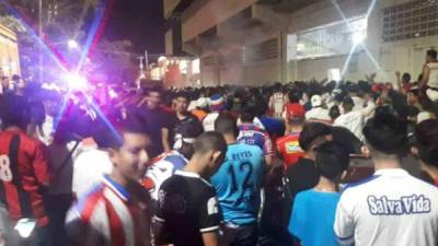 El sector de Preferencia Norte fue insuficente para la gente del Olimpia.