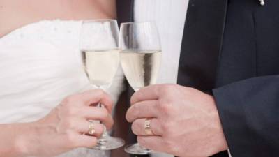 Las casados pueden cambiar la conducta de consumo de alcohol.