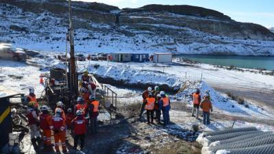 Fotografía cedida por el Ministerio de Minería de Chile, que muestra los trabajos de búsqueda en la mina Cerro Bayo en la comuna de Chile Chico, en Aysén (Chile). EFE/MINISTERIO DE MINERÍA