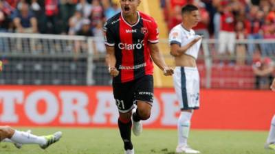 Roger Rojas es uno de las principales armas en ataque del Alajuelense. Foto cortesía La Nación