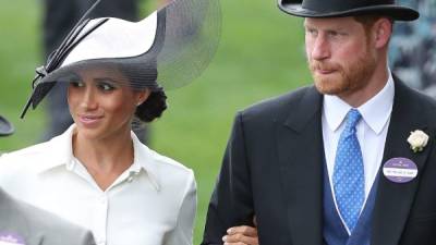 La duquesa de Sussex deslumbró con el look elegido para estrenarse en Ascot como parte de la familia real británica.