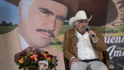 Los aplausos y el cariño de su público es lo que más agradece Vicente Fernández.