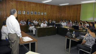 Los directores de escuelas normales tuvieron ayer una reunión para analizar ambas propuestas.