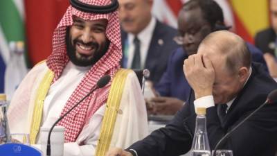 El príncipe heredero saudita, Mohamed bin Salmán y el presidente ruso Vladimir Putin. Foto: AFP