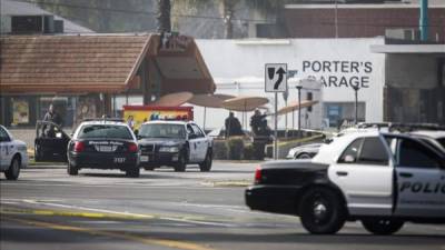 Una persona falleció esta madrugada en la ciudad de Los Ángeles (EE.UU.), tras un tiroteo ocurrido en el transcurso de una fiesta en el que otras cuatro personas resultaron heridas, según confirmaron hoy las autoridades policiales. EFE