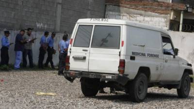 En un predio del barrio Lempira fue asesinado un indigente que no fue identificado.