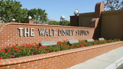 Disney también anunció la compra por 1.580 millones de dólares del 42 % de acciones de la compañía de streaming BAMTech, que se suman al 33 % que ya poseía, con lo cual se hace con el control de la firma.EFE