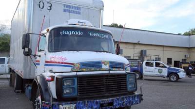 El camión fue recuperado por las autoridades en la comunidad de Chameleconcito.