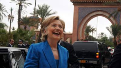 Hillary Clinton sonríe a su llegada al Palacio Palmeraie Golf en Marrakech, Morocco.