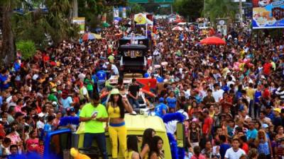 Los sampedranos y visitantes disfrutarán del cierre de la feria en la avenida Circunvalación.