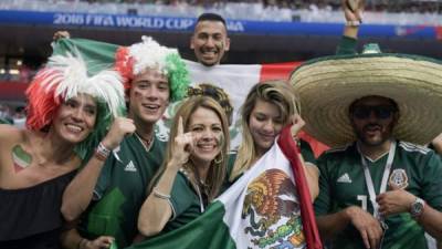 Los aficionados de mexicanos llegaron en gran cantidad al juego que le ganaron a Alemania.
