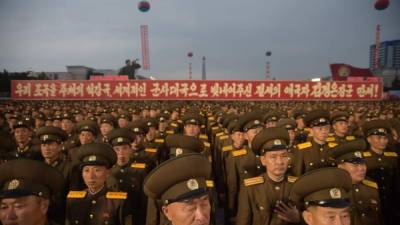 Militares norcoreano celebran los logros de su programa de armamento nuclear, en una foto tomada el pasado 6 de septiembre.
