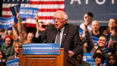 Las propuestas de migración de Bernie Sanders son aprobadas por la mayoría de los votantes hispanos en EUA.