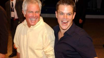 Kent y su hijo Matt Damon en una foto de archivo.
