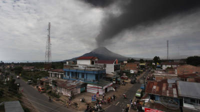 Indonesia alberga decenas de volcanes activos.