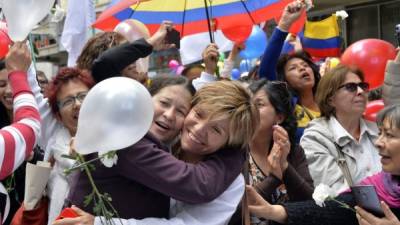 En las ciudades de Colombia hay celebraciones por el acuerdo. AFP