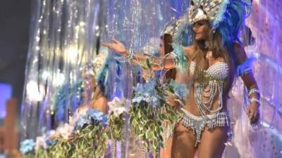 La belleza de la mujer nuevamente engalana el Carnaval de Río.