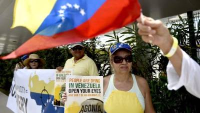 Venezolanos residentes en México se manifestaron para que la OEA tome resoluciones que ayuden a resolver la crisis política de su país.