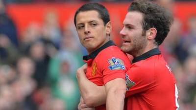 Juan Mata y 'Chicharito' Hernández ya han sido compañeros en el Manchester United.