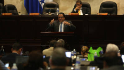 El ministro de Seguridad, Arturo Corrales, durante su comparecencia en el Congreso.