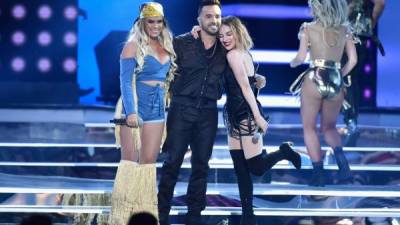 Luis Fonsi, quien era uno de los más nominados, arrasó en la premiación con su hit 'Despacito'.// Foto AFP