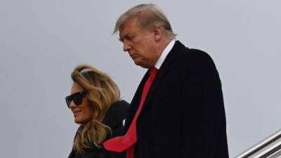 Trump regresó ayer a Washington D.C. acompañado de su esposa, la primera dama Melania./AFP.