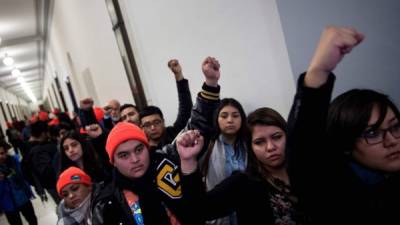 Los dreamers protestaron hoy en el Capitolio de Washington D.C. exigiendo una ley limpia sin condiciones. //AFP.