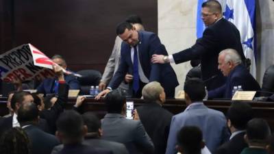 Momento en el que había zafarrancho en el Congreso Nacional.