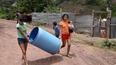 Desde pobladores hasta industriales hondureños se manifestaron preocupados este jueves por los cortes del servicio de electricidad a causa de la sequía.