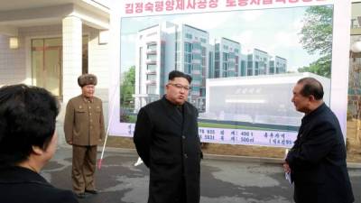 El líder norcoreano afirmó que se encuentran en la fase final para lanzar un misil intercontinental. AFP.
