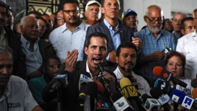 Guaidó se reunió hoy con los representantes de los principales sindicatos en Venezuela y convocó a un paro escalonado./AFP.