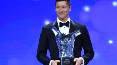 Robert Lewandowski fue elegido como el Mejor Jugador de la UEFA 2019-2020. Foto AFP