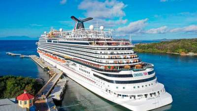 La llegada de cruceros a Roatán es una de las grandes fuentes de ingresos para los isleños.