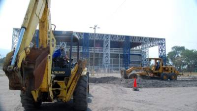 Los trabajos en el estadio Olímpico están avanzando y fueron supervisados por las autoridades.