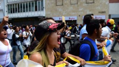 Opositores regresaron ayer a las calles. Foto: AFP/Ronaldo Schemidt