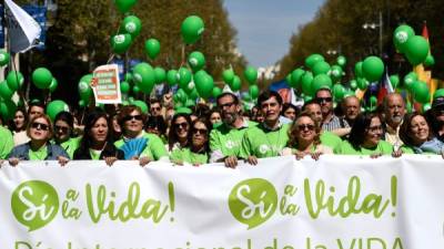 Cantando 'Aborto cero, la vida es lo primero', los manifestantes caminaron por la distinguida calle Serrano de la capital española hasta la Puerta de Alcalá.