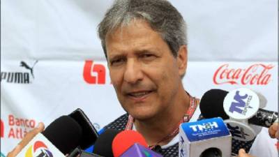 Carlos Restrepo, técnico colombiano del Club Olimpia.