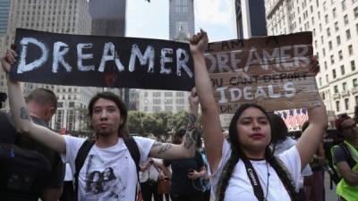El futuro de los dreamers se discute en un debate migratorio en el Senado.