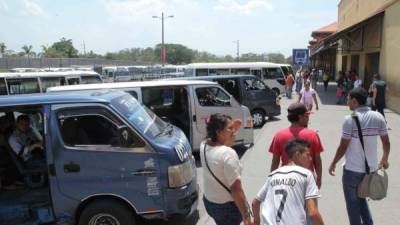 Los conductores de buses rapiditos son los más sancionados del transporte público. Foto: Wendell Escoto.