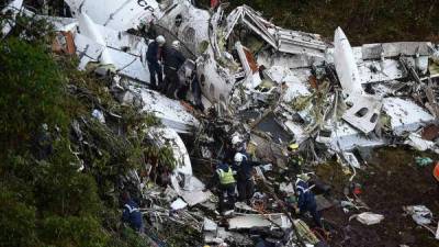 Totalmente destruido quedó el avión en el que viajaban los jugadores del Chapecoense hacia Colombia.