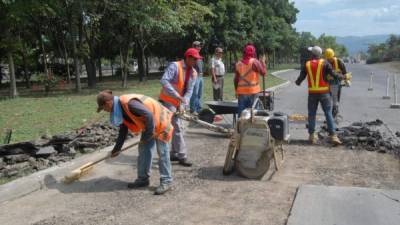 Las reparaciones se desarrollan en diversos sectores.