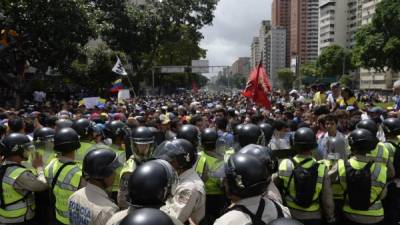 Fuerzas de seguridad han estado acordonando las marchas de la oposición venezolana.