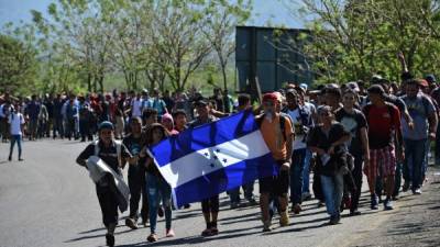 Cientos de migrantes hondureños cruzaron a Guatemala en una nueva caravana hacia Estados Unidos./AFP.