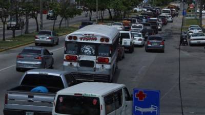 El parque vehicular de San Pedro es de más de 200,000 unidades. Foto: Amílcar Izaguirre.