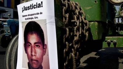 Los padres de familia exigen al gobierno mexicano les den respuesta sobre los estudiantes desaparecidos.