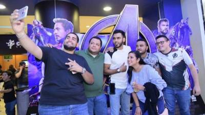 Los fans llegaron desde muy temprano al cine.