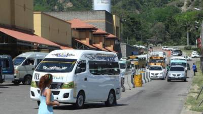 Unidades del transporte en la Gran Central Metropolitana. Foto: Amílcar Izaguirre.