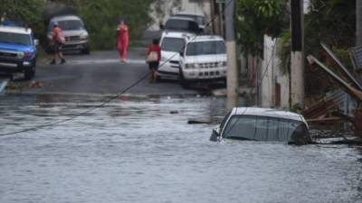 Más de 300 mil vehículos resultaron afectados tras los huracanes Harvey e Irma en Estados Unidos.